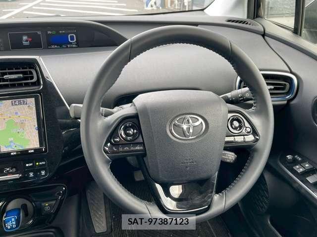 Toyota PRIUS 2021-03 8373643-12