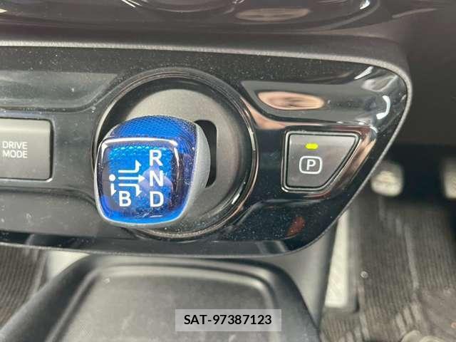 Toyota PRIUS 2021-03 8373643-17