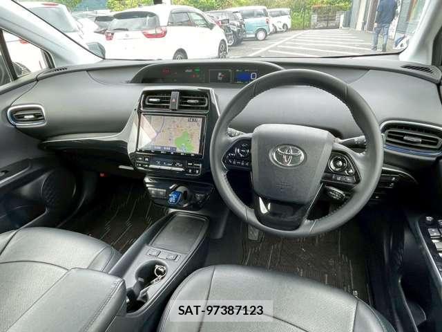 Toyota PRIUS 2021-03 8373643-2