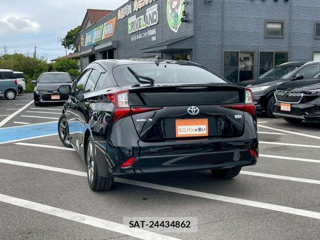 Toyota PRIUS 2021-01 8373647-1