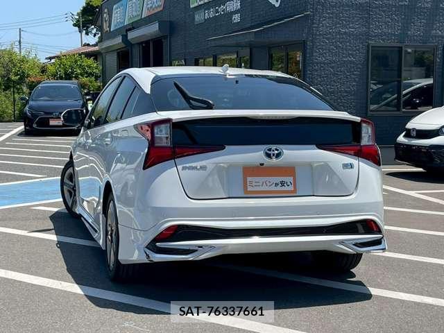 Toyota PRIUS 2021-10 8373650-1