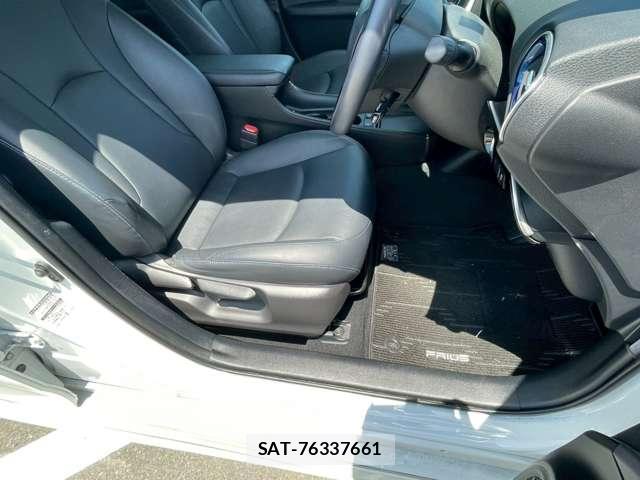 Toyota PRIUS 2021-10 8373650-13