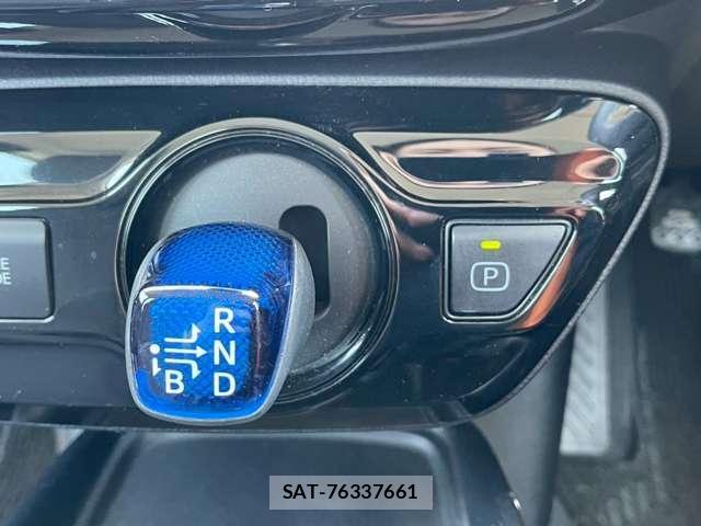 Toyota PRIUS 2021-10 8373650-14