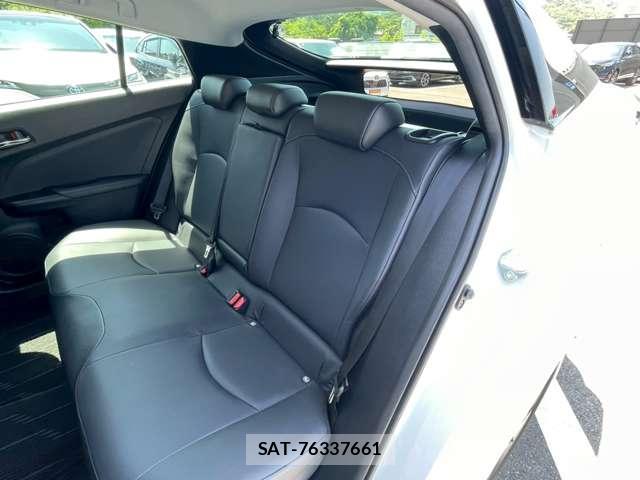 Toyota PRIUS 2021-10 8373650-4