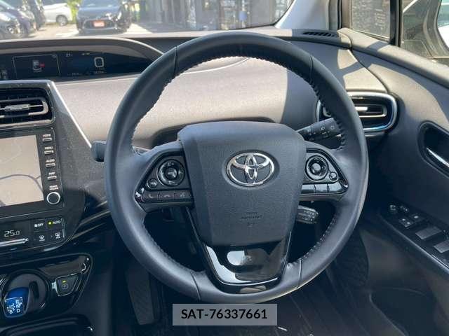 Toyota PRIUS 2021-10 8373650-9