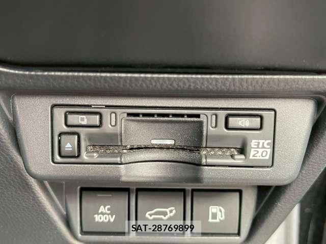 Toyota PRIUS 2023-11 8373654-12