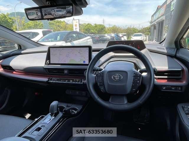 Toyota PRIUS 2023-04 8373670-1