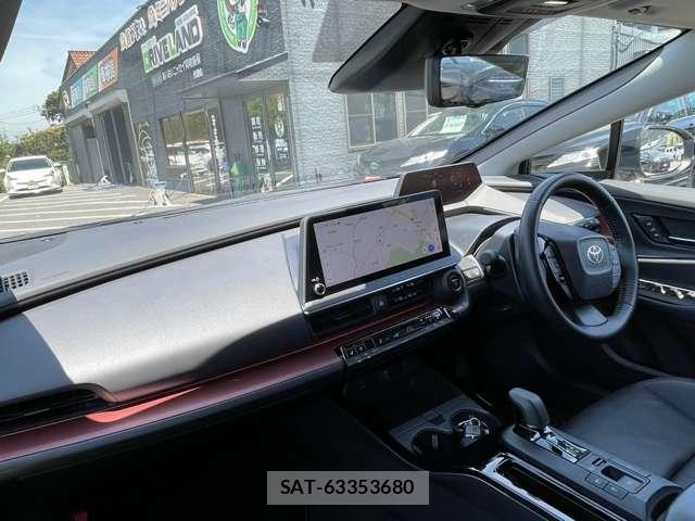 Toyota PRIUS 2023-04 8373670-4