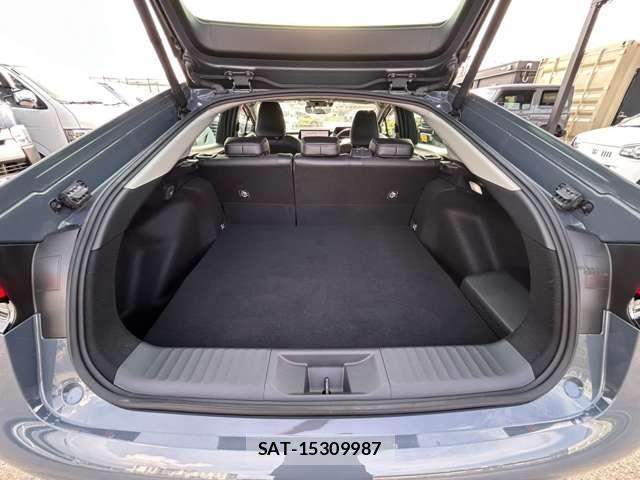 Toyota PRIUS 2023-05 8373675-18