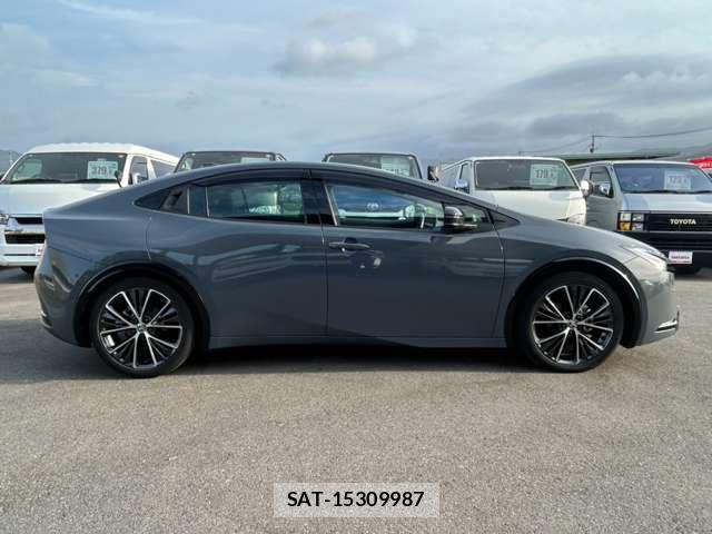 Toyota PRIUS 2023-05 8373675-3