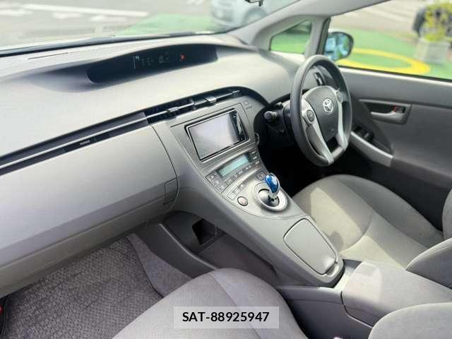 Toyota PRIUS 2009-07 8373677-16