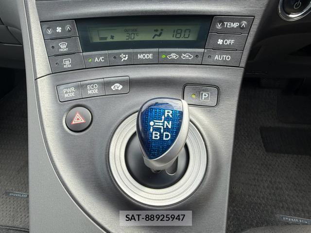 Toyota PRIUS 2009-07 8373677-17