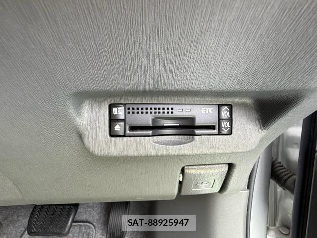 Toyota PRIUS 2009-07 8373677-19