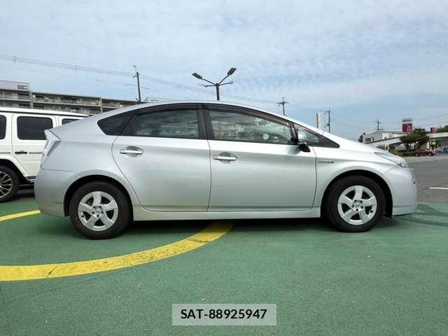 Toyota PRIUS 2009-07 8373677-2
