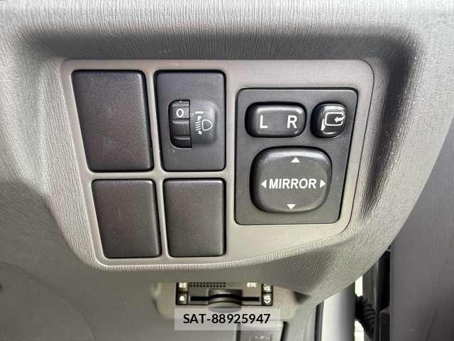Toyota PRIUS 2009-07 8373677-9
