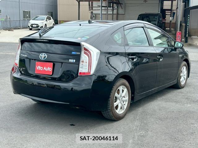Toyota PRIUS 2013-05 8373785-13