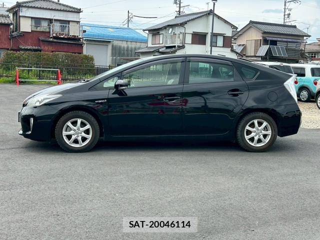 Toyota PRIUS 2013-05 8373785-16