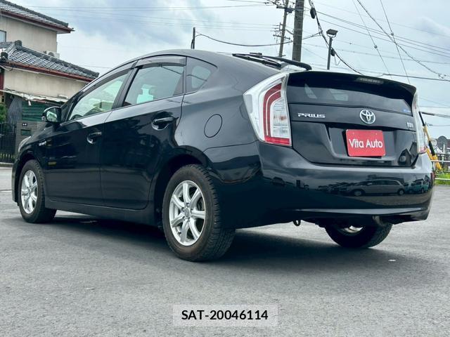 Toyota PRIUS 2013-05 8373785-19