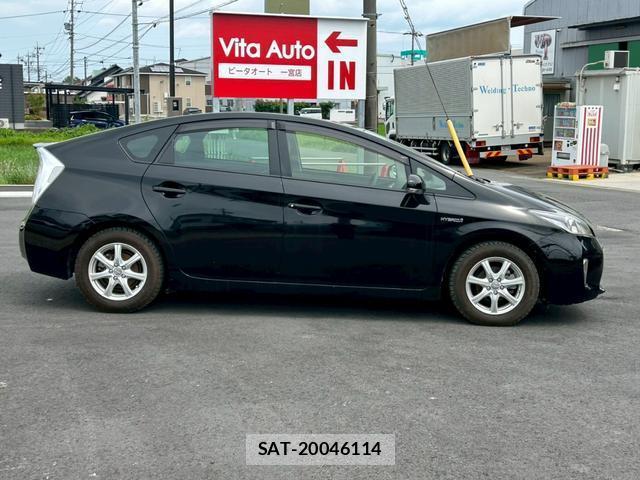 Toyota PRIUS 2013-05 8373785-2