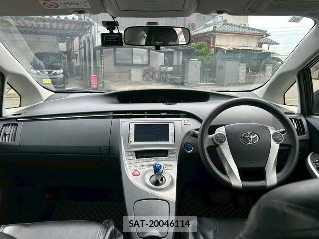 Toyota PRIUS 2013-05 8373785-7