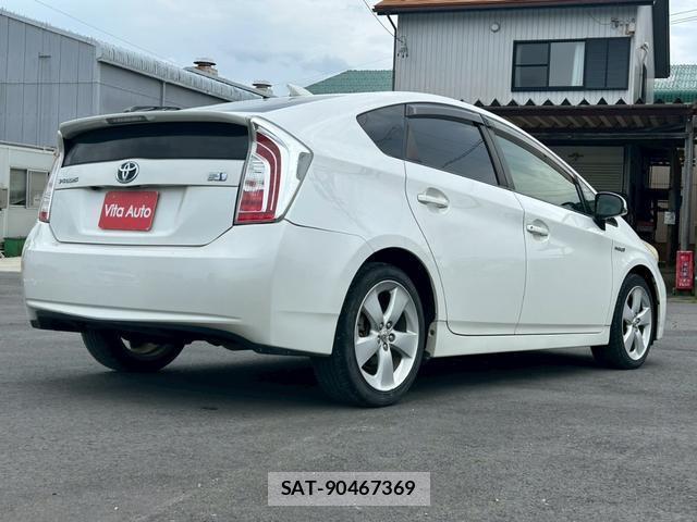Toyota PRIUS 2012-10 8373786-12