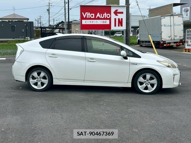Toyota PRIUS 2012-10 8373786-2