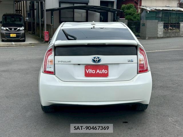 Toyota PRIUS 2012-10 8373786-3