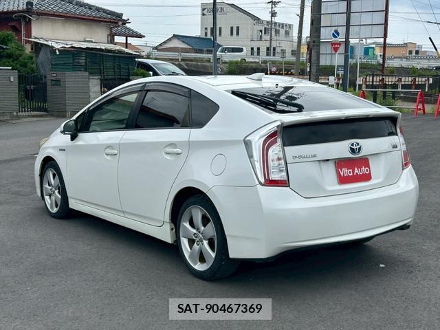 Toyota PRIUS 2012-10 8373786-4