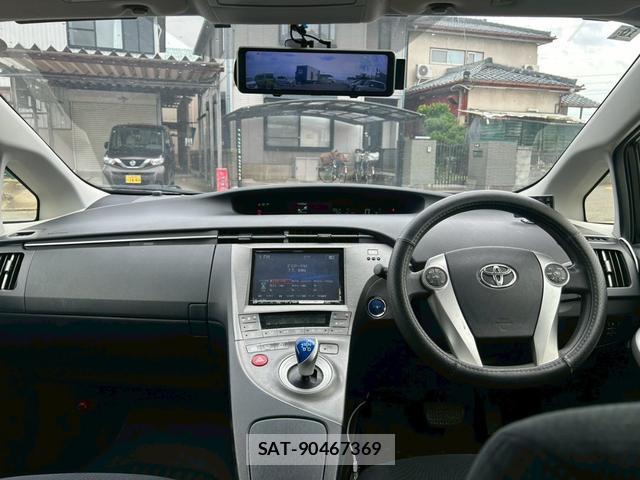 Toyota PRIUS 2012-10 8373786-7