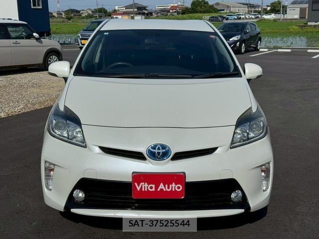 Toyota PRIUS 2014-04 8373787-11