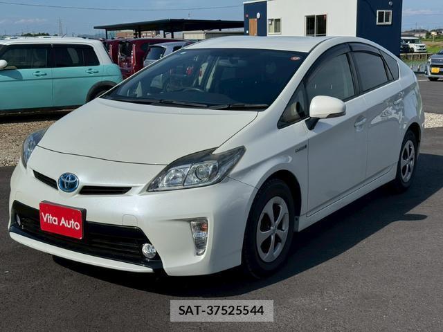 Toyota PRIUS 2014-04 8373787-15