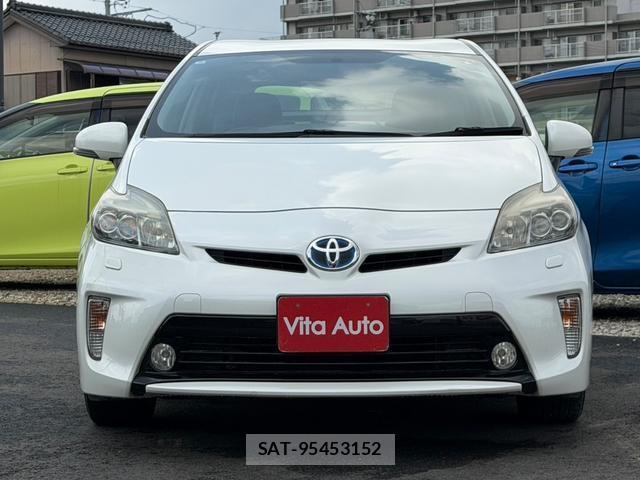 Toyota PRIUS 2014-07 8373788-12