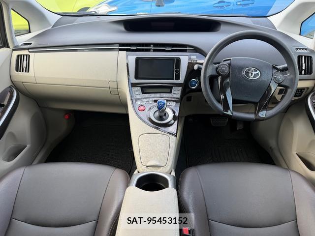 Toyota PRIUS 2014-07 8373788-8