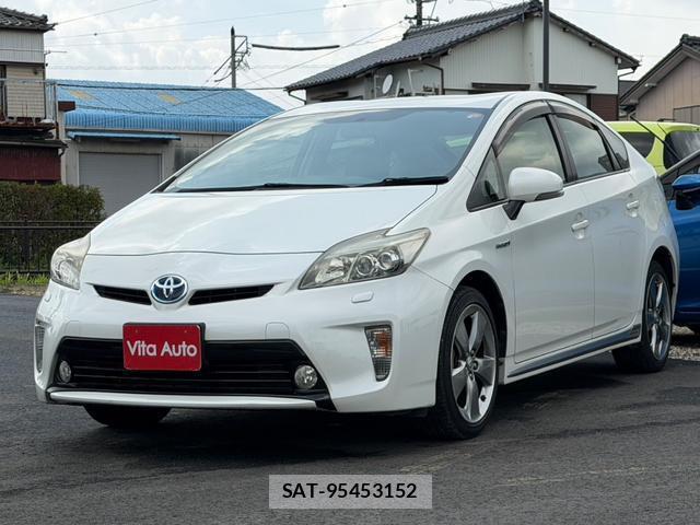 Toyota PRIUS 2014-07 8373788-9