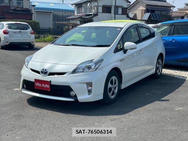 Toyota PRIUS 2014-05 8373799-13