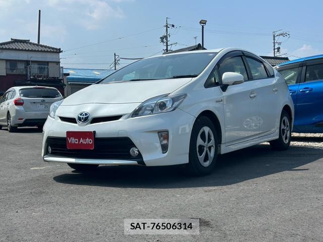 Toyota PRIUS 2014-05 8373799-18