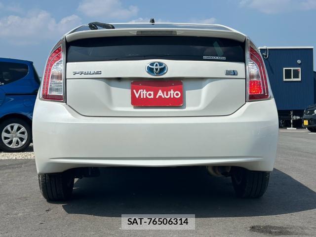 Toyota PRIUS 2014-05 8373799-3