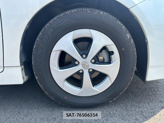 Toyota PRIUS 2014-05 8373799-5