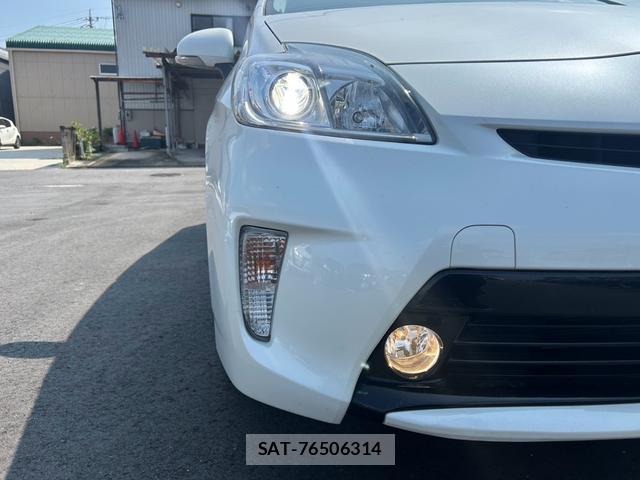 Toyota PRIUS 2014-05 8373799-6