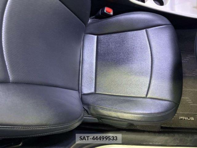 Toyota PRIUS 2016-10 8373864-5