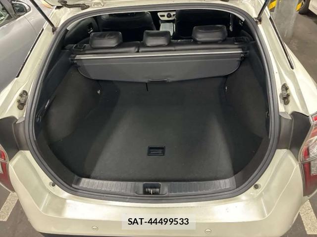 Toyota PRIUS 2016-10 8373864-7