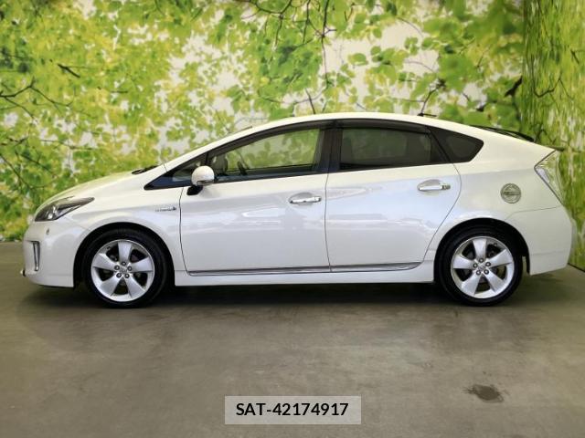 Toyota PRIUS 2013-12 8374071-1