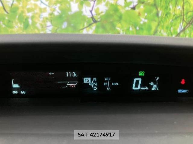 Toyota PRIUS 2013-12 8374071-13