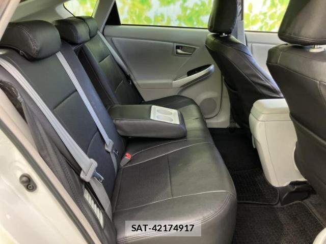 Toyota PRIUS 2013-12 8374071-4