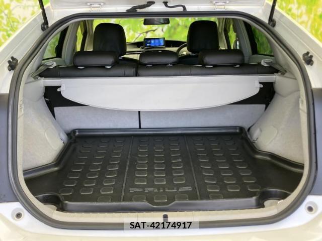 Toyota PRIUS 2013-12 8374071-7
