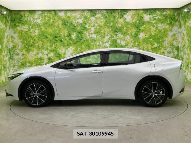 Toyota PRIUS 2024-08 8374125-1