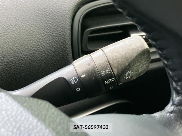 Toyota PRIUS 2017-12 8374152-16