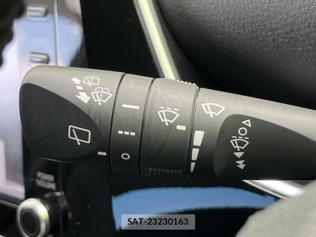 Toyota PRIUS 2022-10 8374200-16