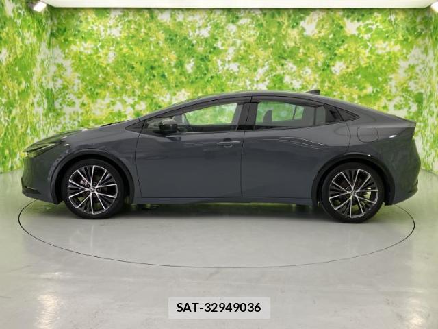 Toyota PRIUS 2023-05 8374261-1