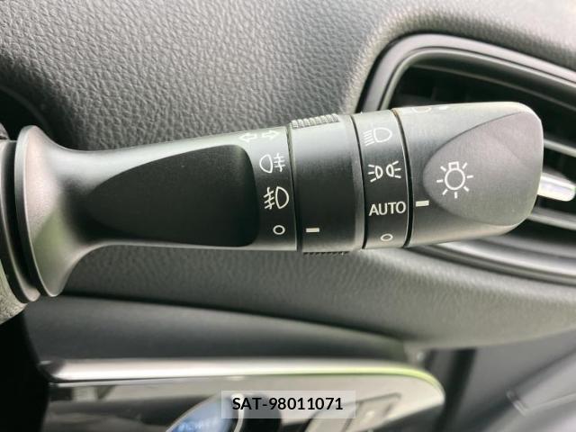 Toyota PRIUS 2016-04 8374270-16